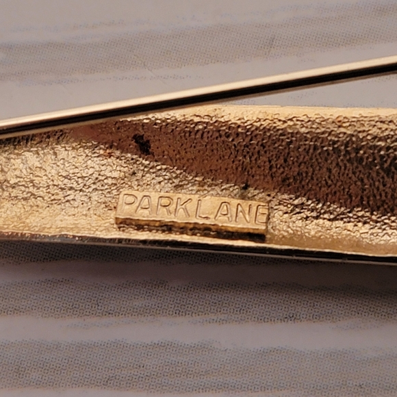 K1 Vintage Park Lane Gold-tone & Rhinestone Brooch - Picture 4 of 4